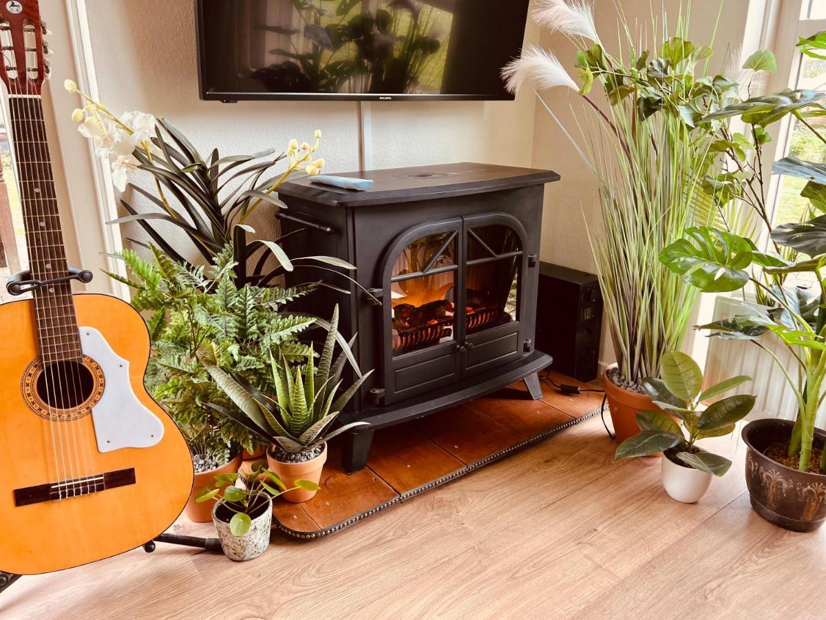 Supergezellig Vakantiehuis Met Hele Grote Tuin Bij Nijmegen Ewijk Ngoại thất bức ảnh